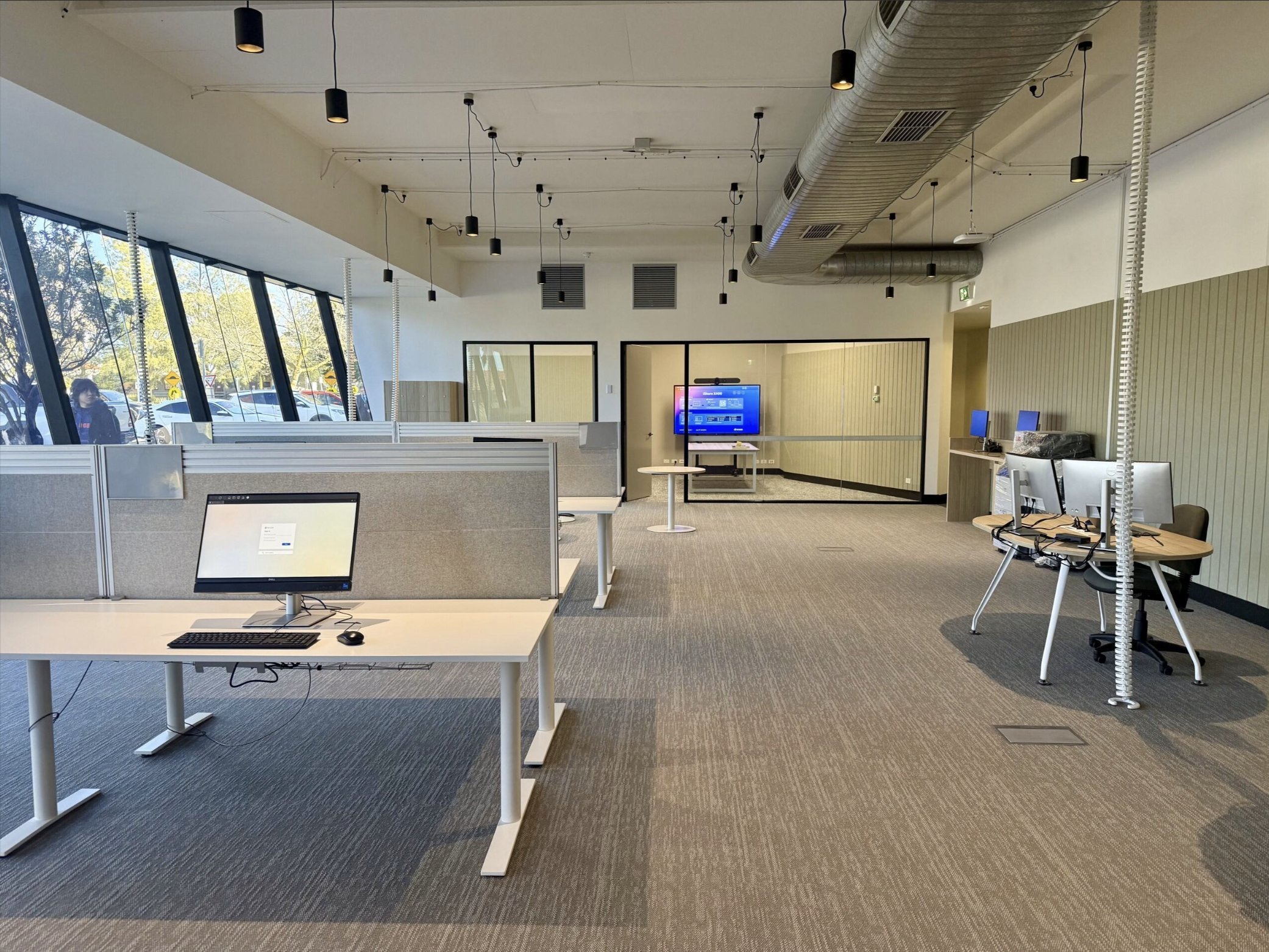 Open-plan commercial office fitout by AFS